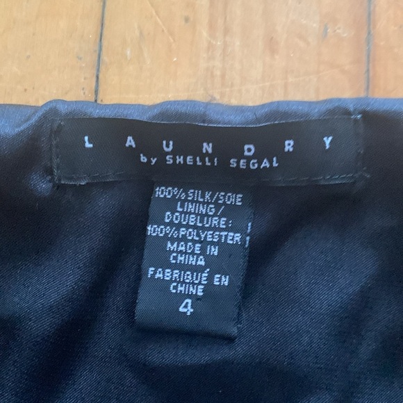 Laundry By Shelli Segal Black beaded y2k 100% silk
Midi skirt - Picture 4 of 4